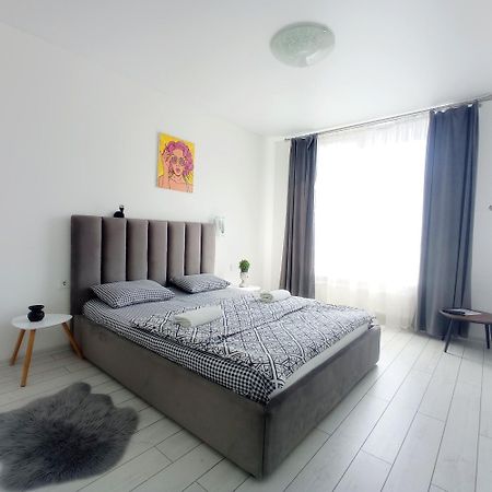 Ferienwohnung Новобудова Сам Центр Жк "Семицвіт" Lemberg Exterior foto