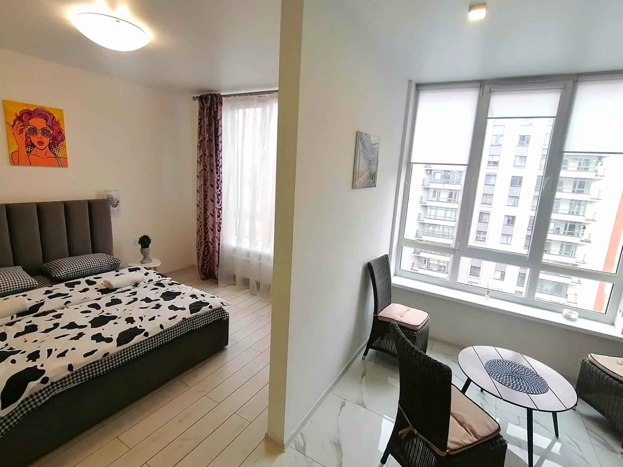 Ferienwohnung Новобудова Сам Центр Жк "Семицвіт" Lemberg Exterior foto