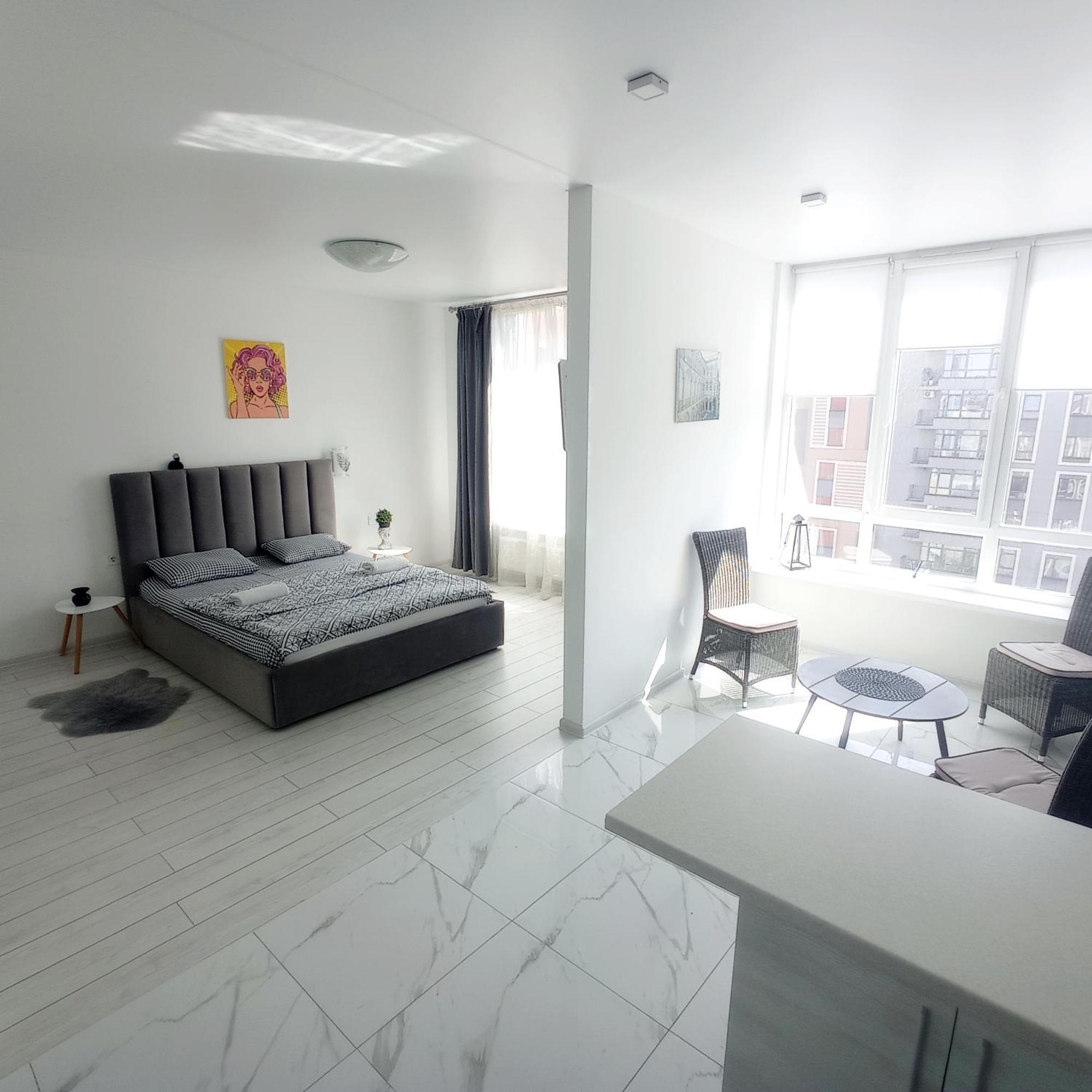 Ferienwohnung Новобудова Сам Центр Жк "Семицвіт" Lemberg Exterior foto