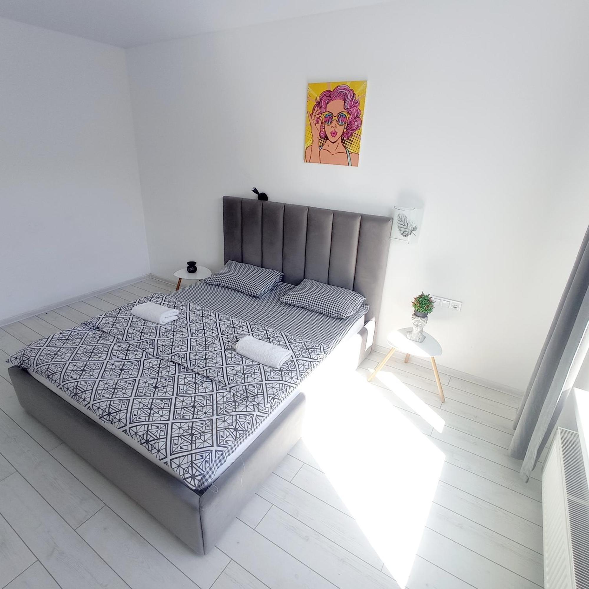 Ferienwohnung Новобудова Сам Центр Жк "Семицвіт" Lemberg Exterior foto