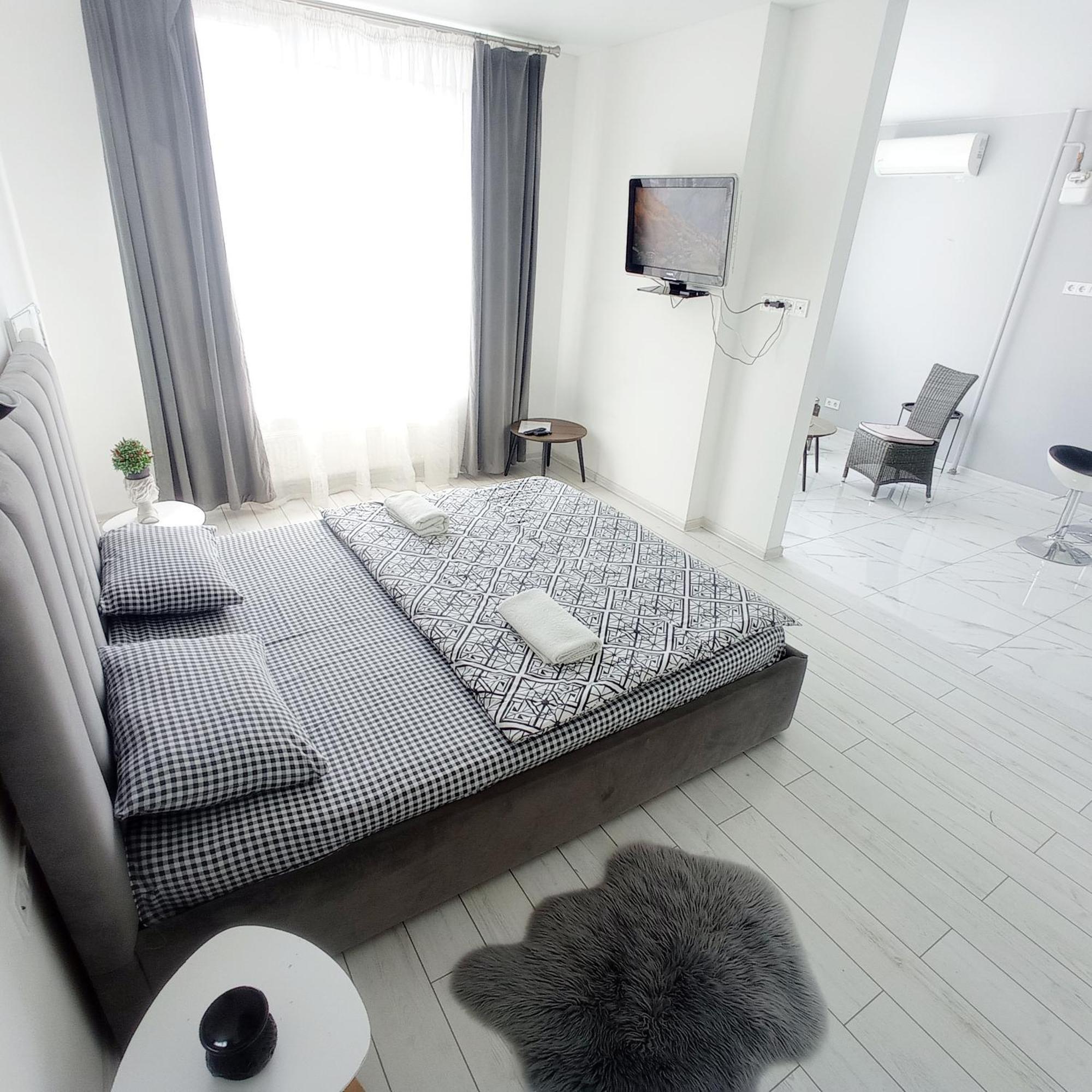 Ferienwohnung Новобудова Сам Центр Жк "Семицвіт" Lemberg Exterior foto